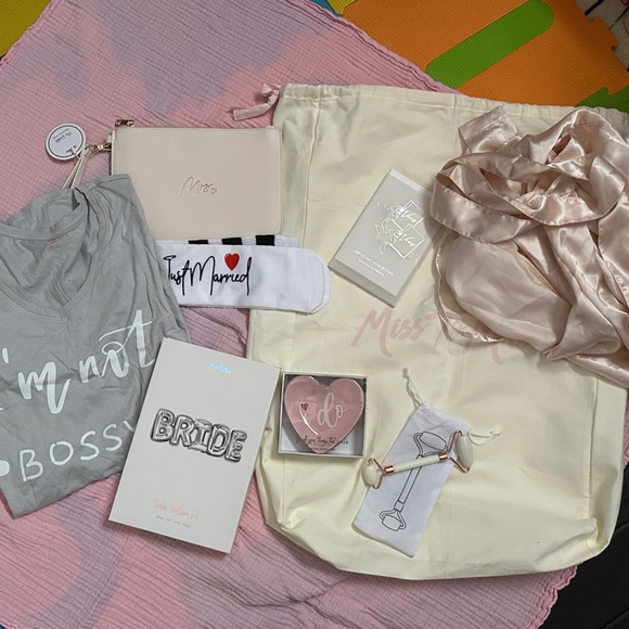 Miss to Mrs. Bridal Accessories - Picture 1 of 13